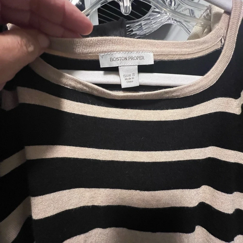 Boston Proper cold shoulder and wide sleeves Sweater with side waist tie - Picture 5 of 7